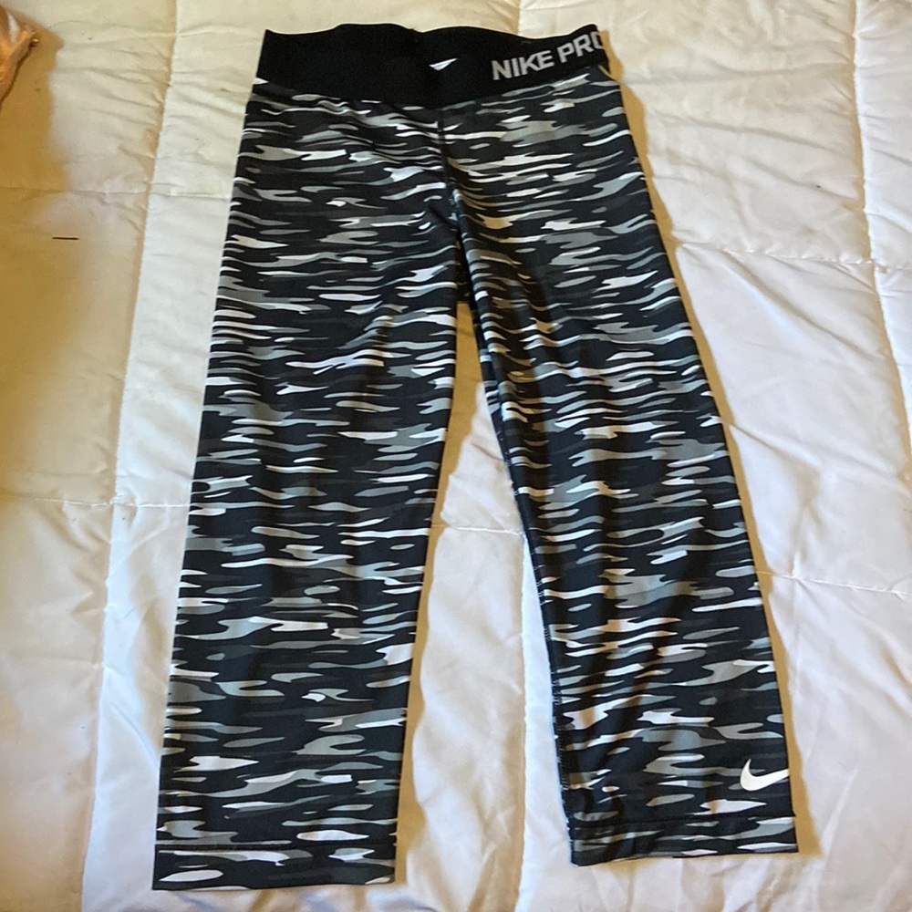 Nike Capri Workout Leggings